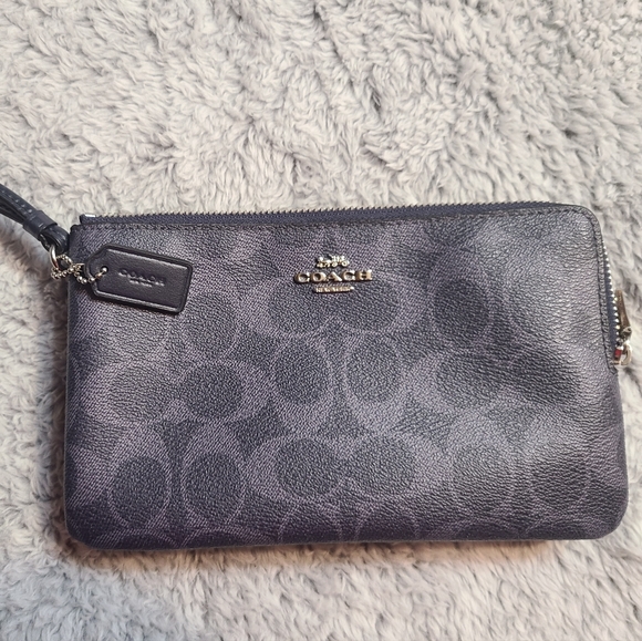 Coach purse and wristlet - Picture 10 of 15